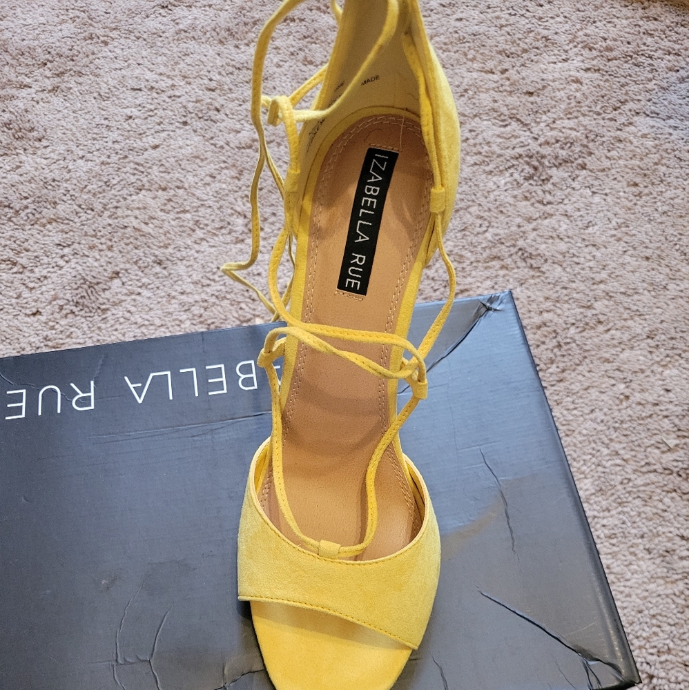 Izabella Rue Yellow Heel